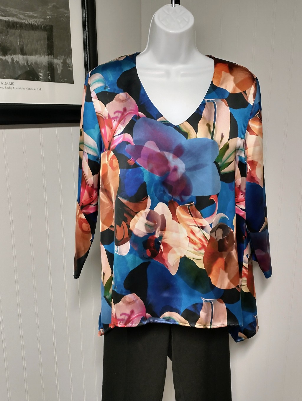 Caroline Rose Vibrant Blue Purple Floral Print V-Neck Blouse Tunic Top Size S